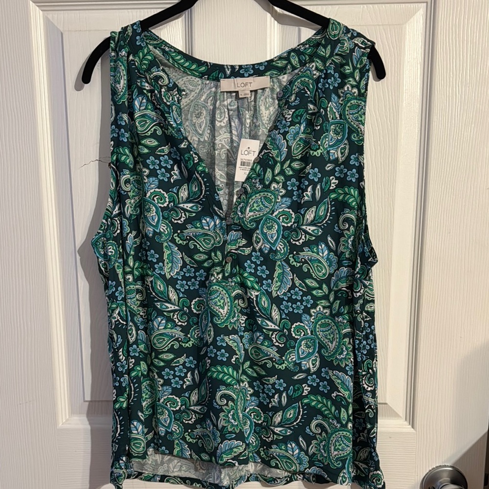 LOFT Green and Black Sleeveless Blouse